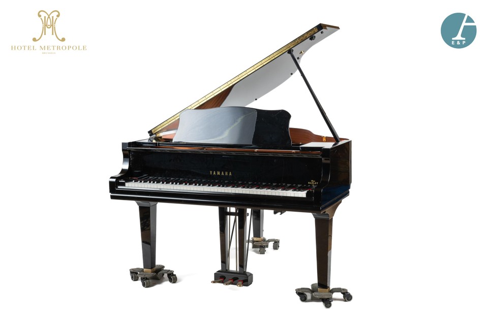 Yamaha-piano uit de bar ‘Le 31’. Geschatte prijs tussen de 5000 en 10000 euro