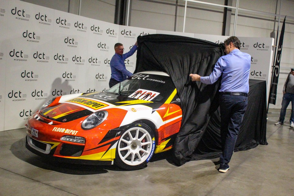 O Porsche 911 GT3 foi apresentado oficialmente no DCT em Wielsbeke.