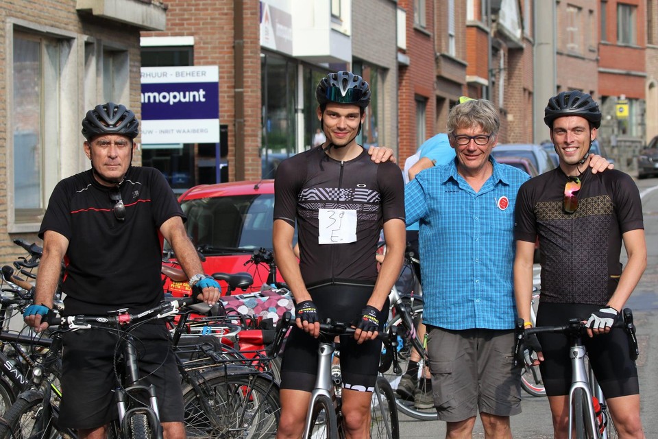 De winnende ploeg Huts met John Vankeijenberg.