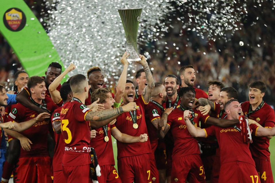 Quizzers, onthouden: AS Roma is de allereerste winnaar van de Conference League 