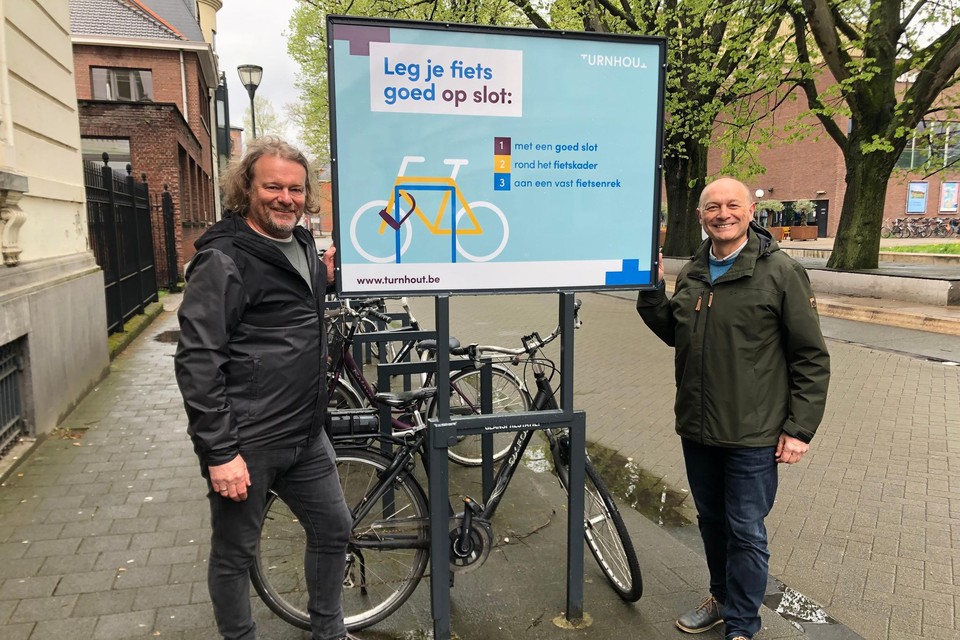 metalen Helm Hobart Nieuwe campagne moet aantal fietsdiefstallen doen dalen: “Leg je fiets goed  vast, dan is de dief verrast” (Turnhout) | Het Nieuwsblad Mobile
