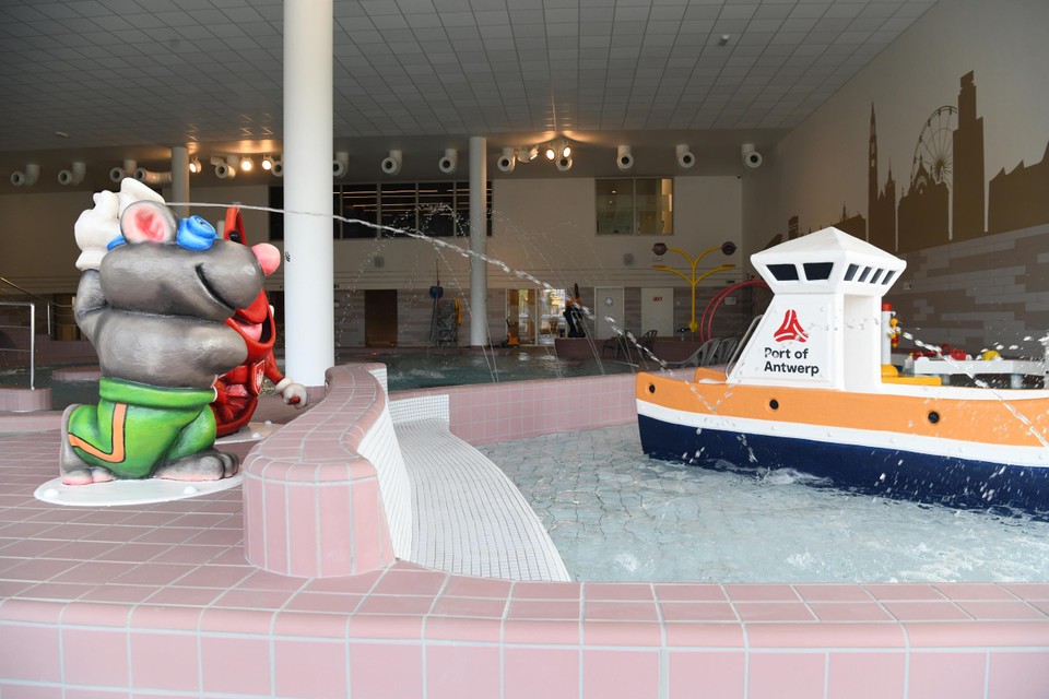 Een knipoog naar de Antwerpse haven in het kinderbad.