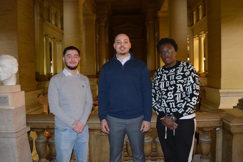 Sahil Haitam (20), Mathieu Stroeykens (20) en Chris Niyonkuru (19) studeren momenteel rechten via het DIApositief-project.
