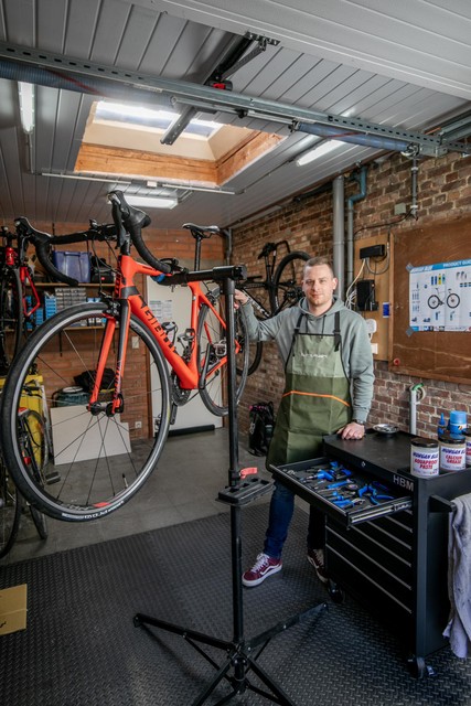 Duizeligheid wenselijk Zin Alle fietsen welkom bij nieuwe zaak Alles of Fiets: “Ongeacht waar je hem  kocht of hoe oud hij is” (Heist-op-den-Berg) | Het Nieuwsblad Mobile