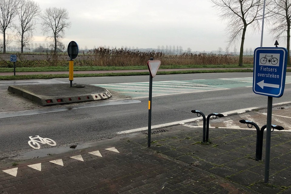 Het ongeval gebeurde op het kruispunt van de Dudzeelsesteenweg met de Kruisabelestraat in Brugge. 