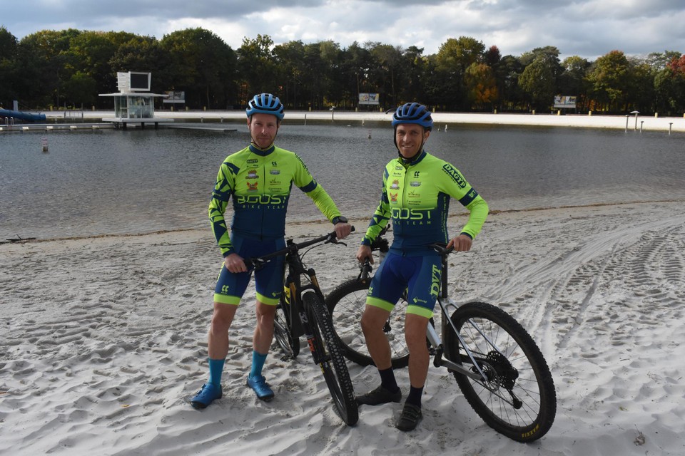 Wim Van Gorp en Wesley Drooghmans van Boost Bike Team. 