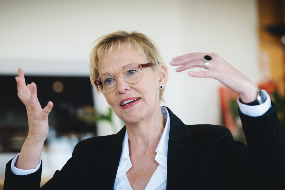 Minister van Pensioenen Karine Lalieux (PS).