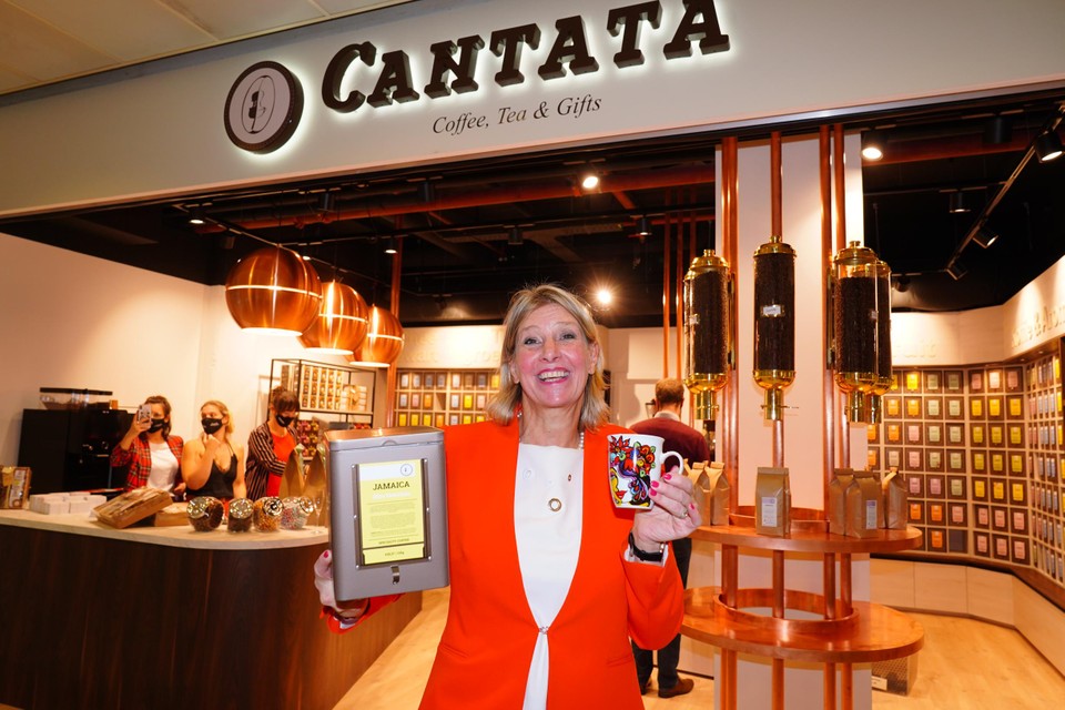 CEO Chantal Hoorens investeerde fors in de nieuwe koffiezaak. 