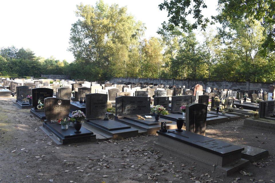 De begraafplaats wordt vanaf juni vernieuwd.