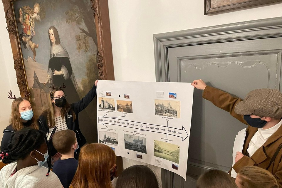 De leerlingen van de basisschool Heilig Graf Apostoliekenstraat trokken met studenten van de lerarenopleiding Thomas More naar het Taxandriamuseum in Turnhout. 