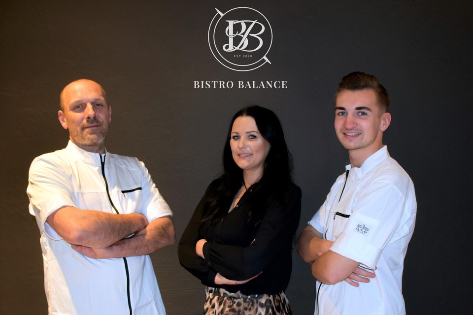 Chef Steven Van Snick, Saar Van Gysel en hun nieuwe sous-chef Brian Wagemans zijn klaar om hun Bistro Balance te openen.  