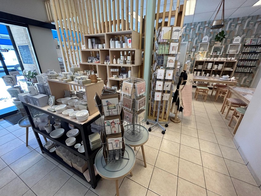 De winkel omvat zowel producten van Het Bamboebeertje als Klei en Letters.