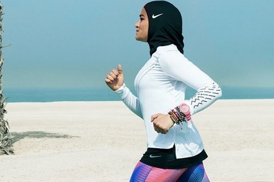 Nike lanceert hoofddoek voor sportieve moslimvrouwen Het Mobile