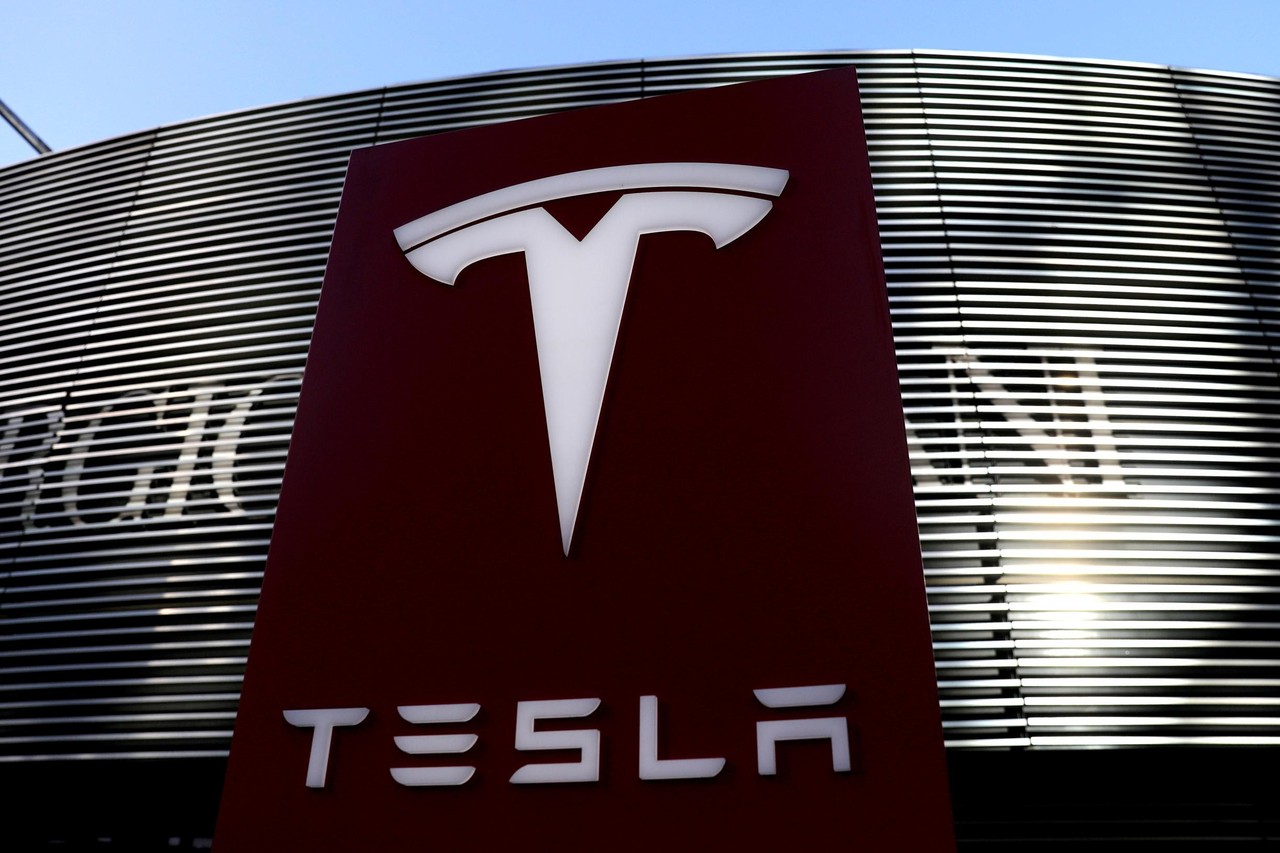 Tesla maakt forse sprong op lijst met meest waardevolle merken, Apple  blijft bovenaan | Het Nieuwsblad Mobile