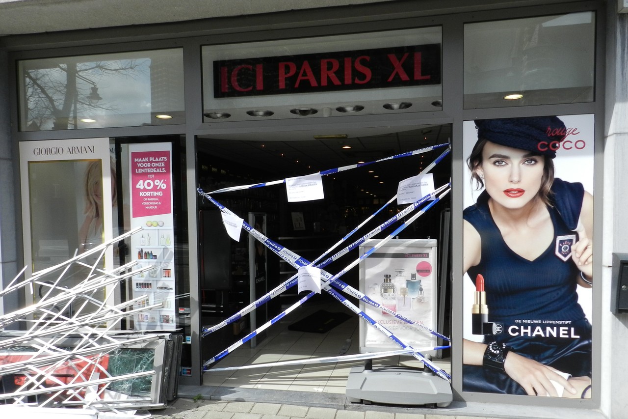 Inbrekers plegen op Ici Paris XL | Het Nieuwsblad Mobile
