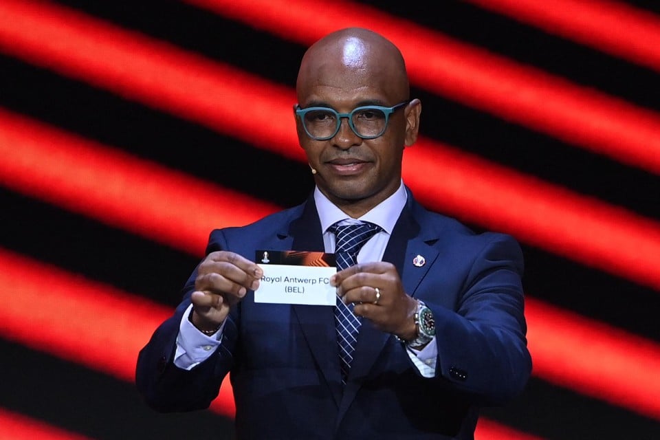 Marcos Senna trekt Antwerp