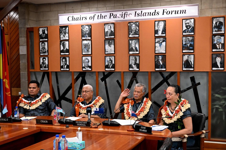 Frank Bainimarama (tweede van links), premier van Fiji: ““We moeten een einde maken aan onze verslaving aan fossiele brandstoffen, inclusief steenkool.” 