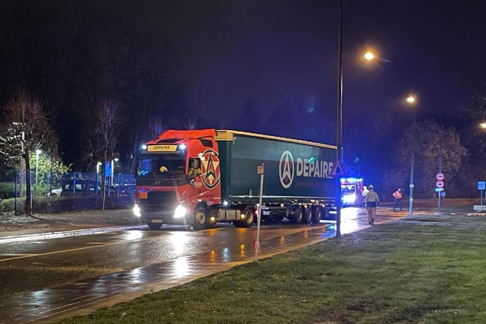 In the Schoorstraat, there was a collision between the 12-year-old Miel and a truck.