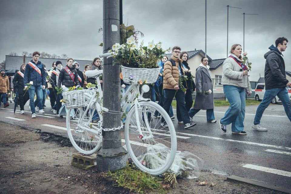 A silent procession after the dramatic accident at the end of last year.