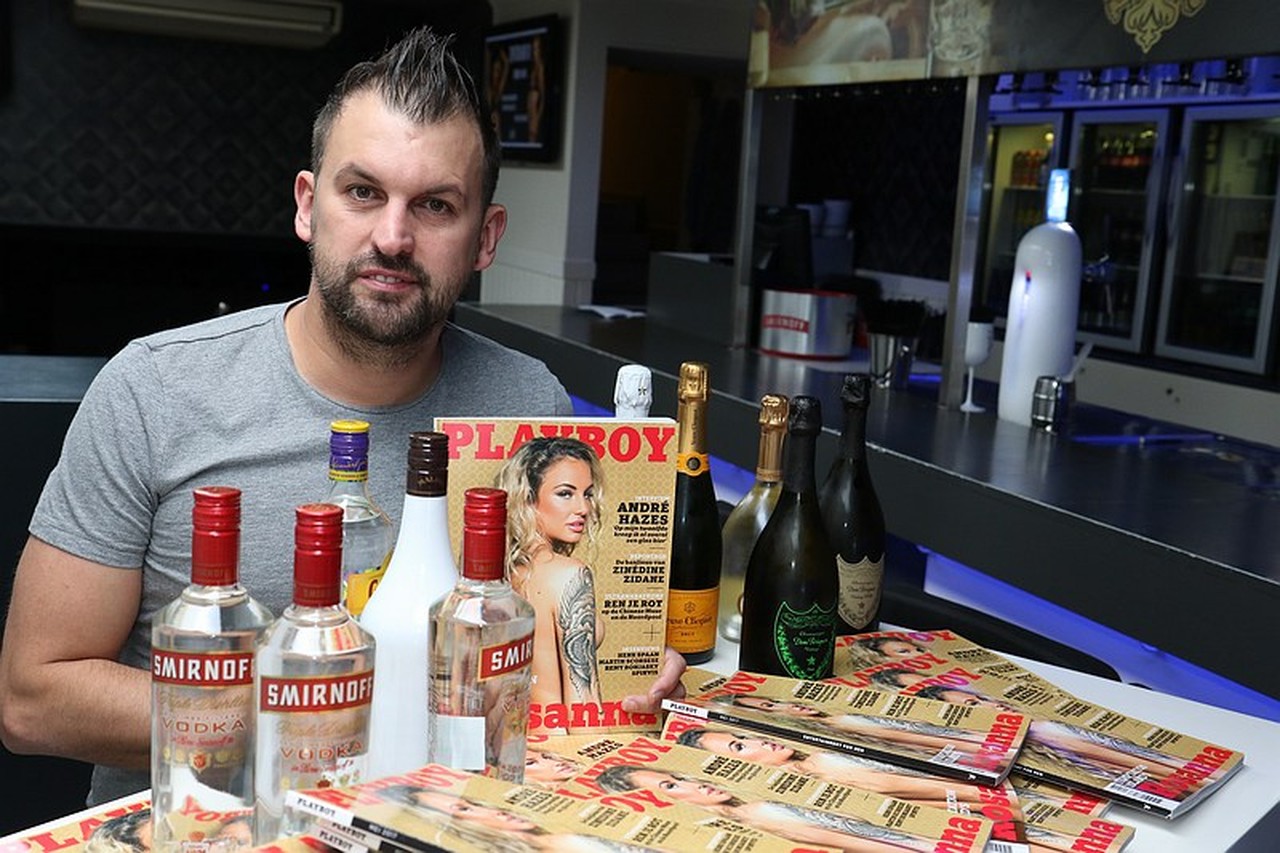 Klub Luxxx inviteert covermodel Playboy (Maldegem) | Het Nieuwsblad Mobile