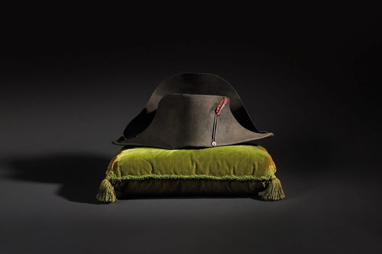 kroon Nieuw maanjaar parallel Bijna 2 miljoen voor een hoed van Napoleon | Het Nieuwsblad Mobile