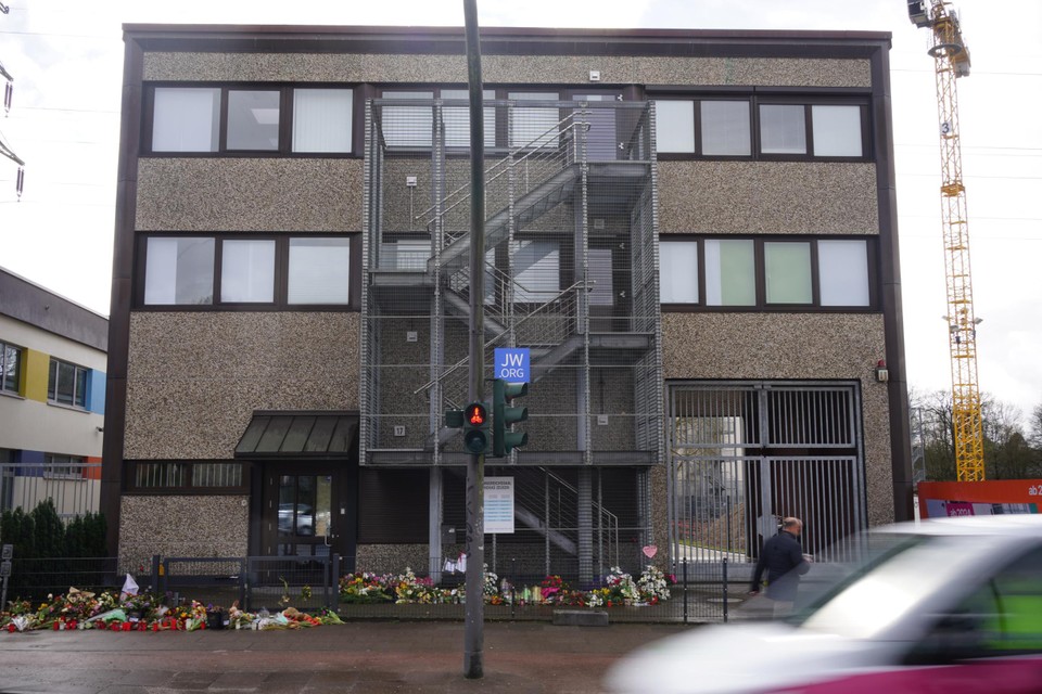 Eerder deze maand was er al een dodelijke schietpartij in Hamburg. Toen schoot een oud-lid van de getuigen van Jehova zeven mensen dood in een gebedshuis.