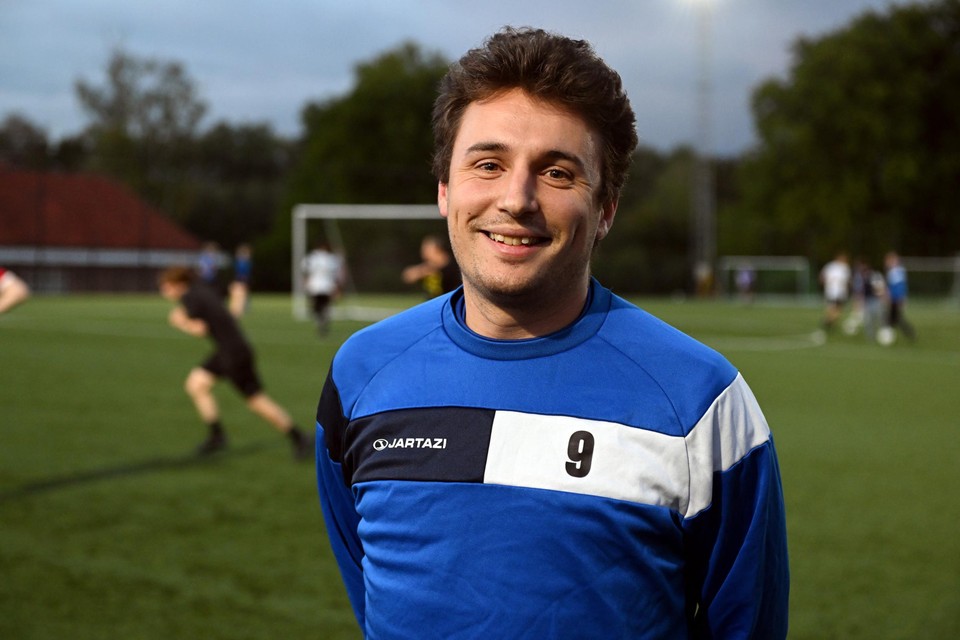 Stijn Meeus was op het veld van Haren goed voor een hattrick.  
