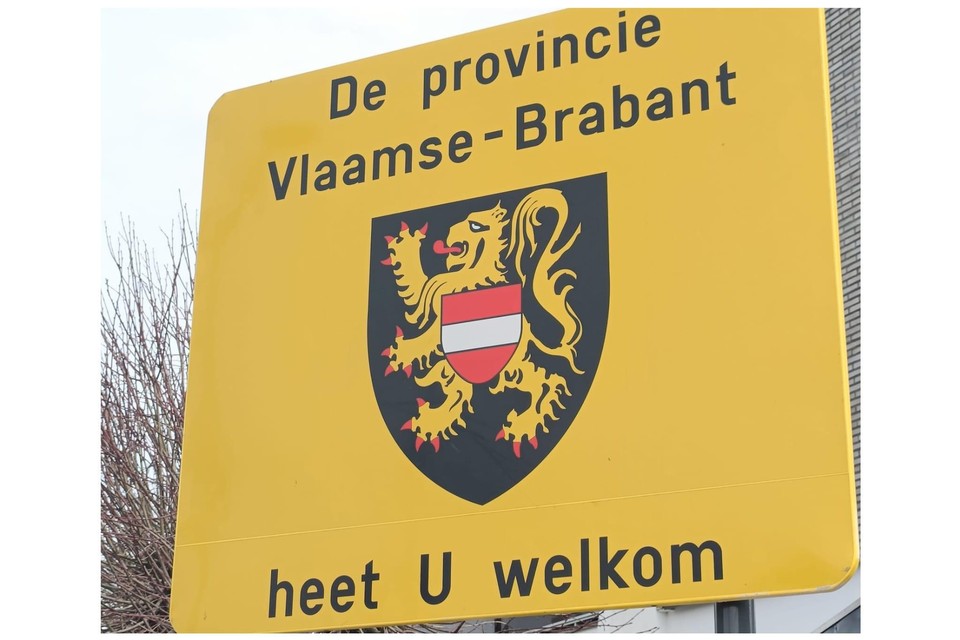 Het fameuze bord heet iedereen welkom in ‘Vlaamse-Brabant’.