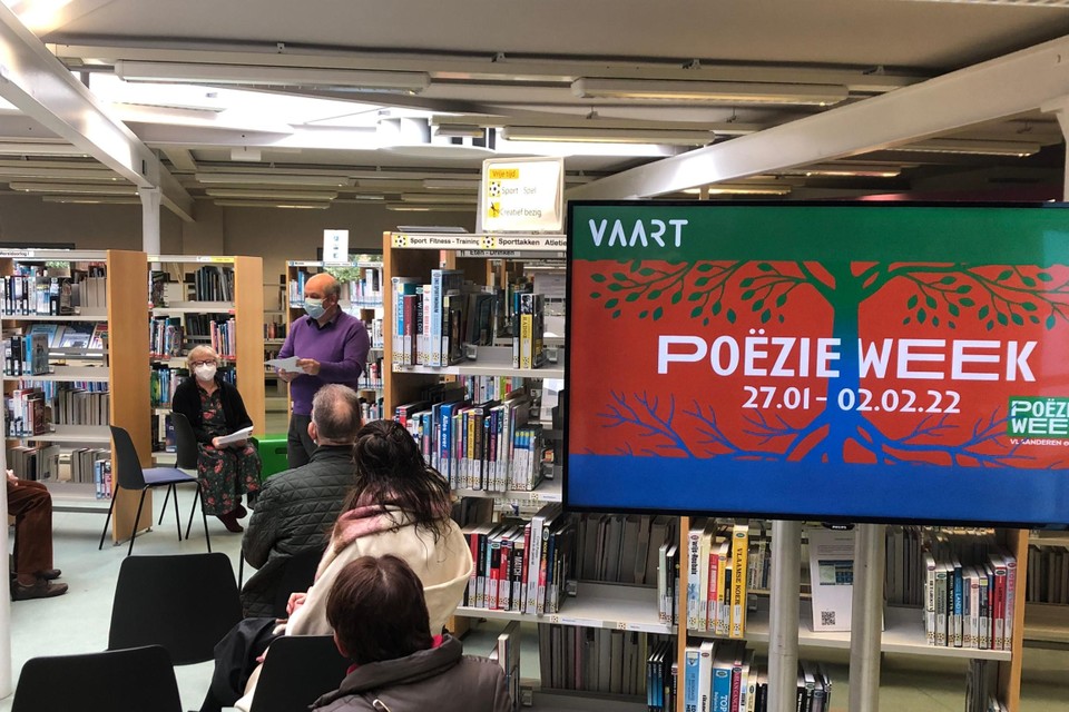 De gedichten van zeven inwoners staan centraal in de bibliotheek van Beerse tijdens de Poëzieweek. 