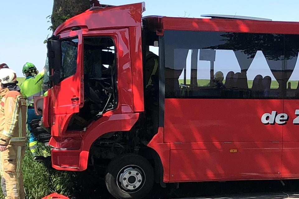School in Diepenbeek provides guidance after a major accident with school bus (Diepenbeek)