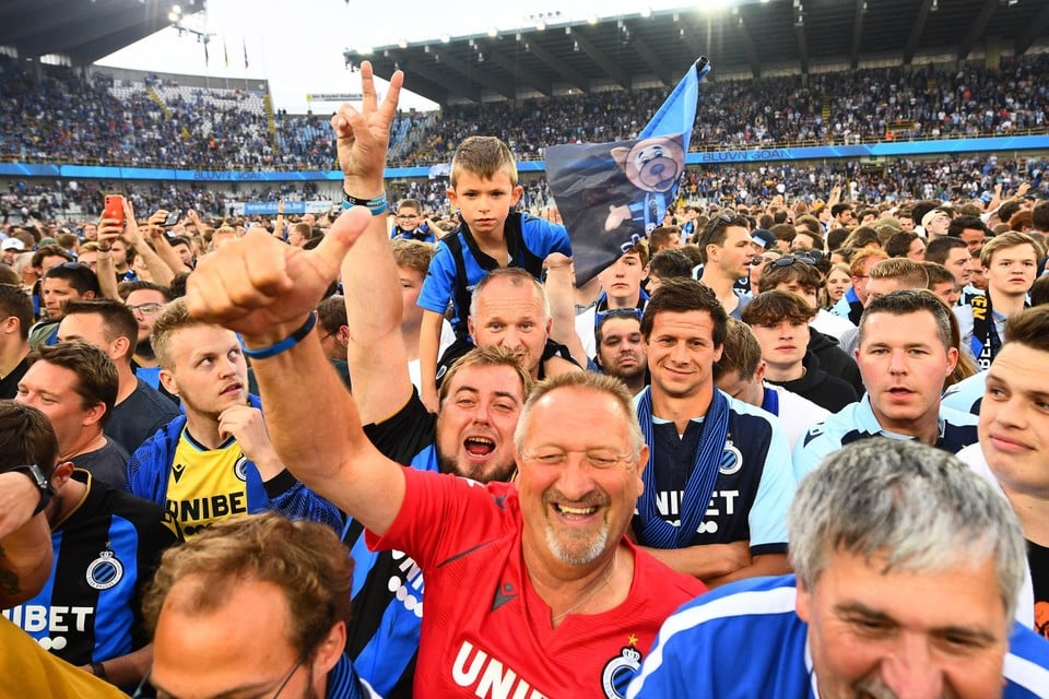 Club Brugge-fans plannen nu al veldbestorming op Facebook