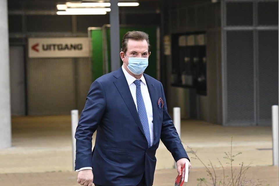 Antwerp-voorzitter Paul Gheysens heeft nog alle vertrouwen in zijn coach Brian Priske.