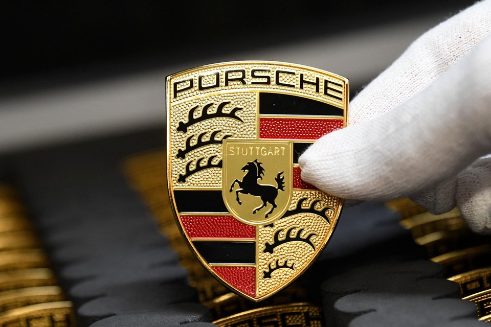 Porsche volgt het voorbeeld van concurrent Ferrari. 
