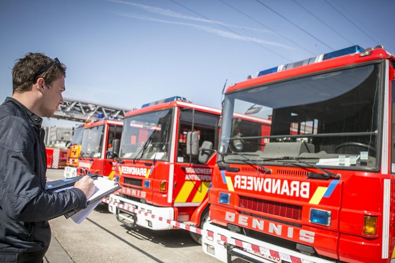 Londen Bank hobby Te koop: brandweerwagen voor 5.000 euro (Antwerpen) | Het Nieuwsblad Mobile