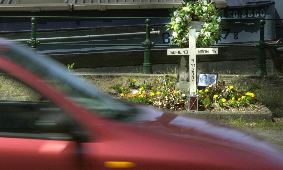 In 2001 werden twee meisjes doodgereden op de Gasmeterlaan: Sofie (13) en Noami (14). 