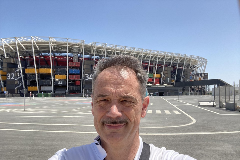 Onze man bij een van de stadions waar het WK 2022 in afgewerkt zal worden. 