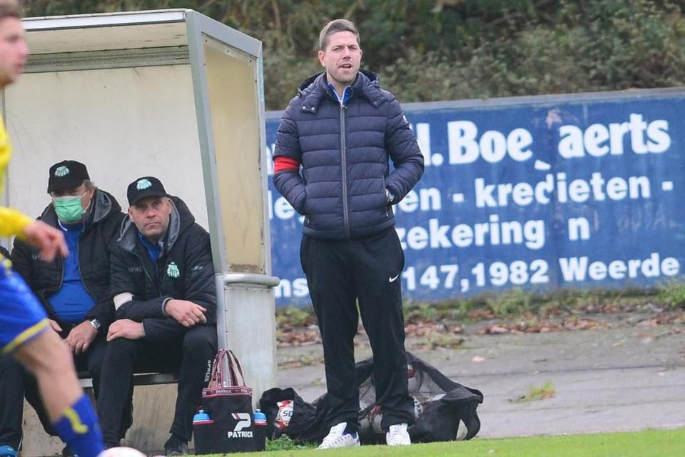 Wim D’hondt als trainer bij Elewijt.