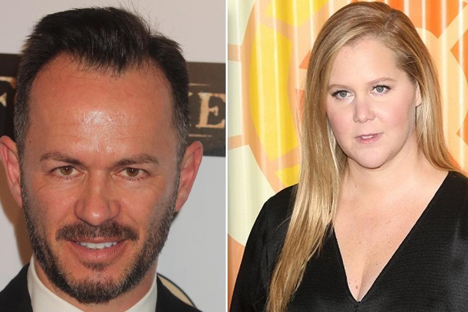 Greg Ellis (links) is blij met het vonnis, Amy Schumer (rechts) niet bepaald.