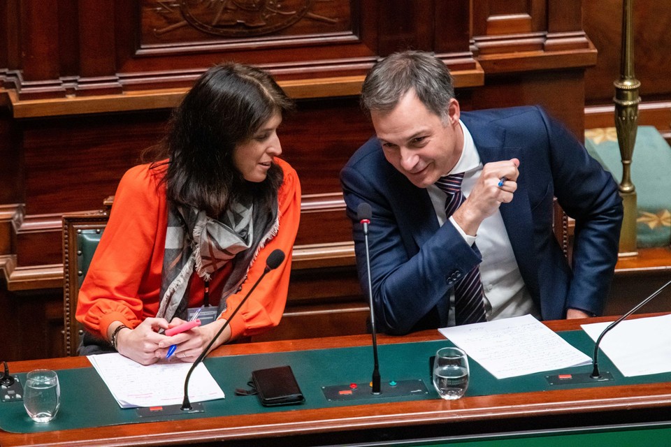 Staatssecretaris voor Begroting Alexia Bertrand en premier Alexander De Croo, beiden Open VLD.