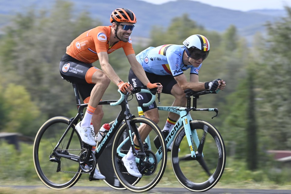 Wout van Aert ging samen met ploegmakker Tom Dumoulin verkennen 
