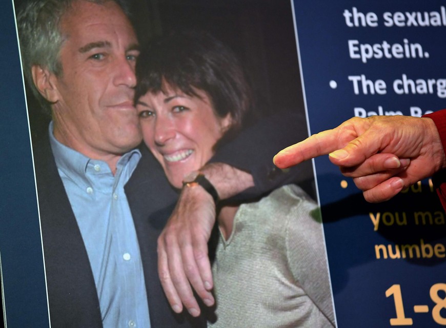 Maxwell met haar toenmalige partner, Jeffrey Epstein.