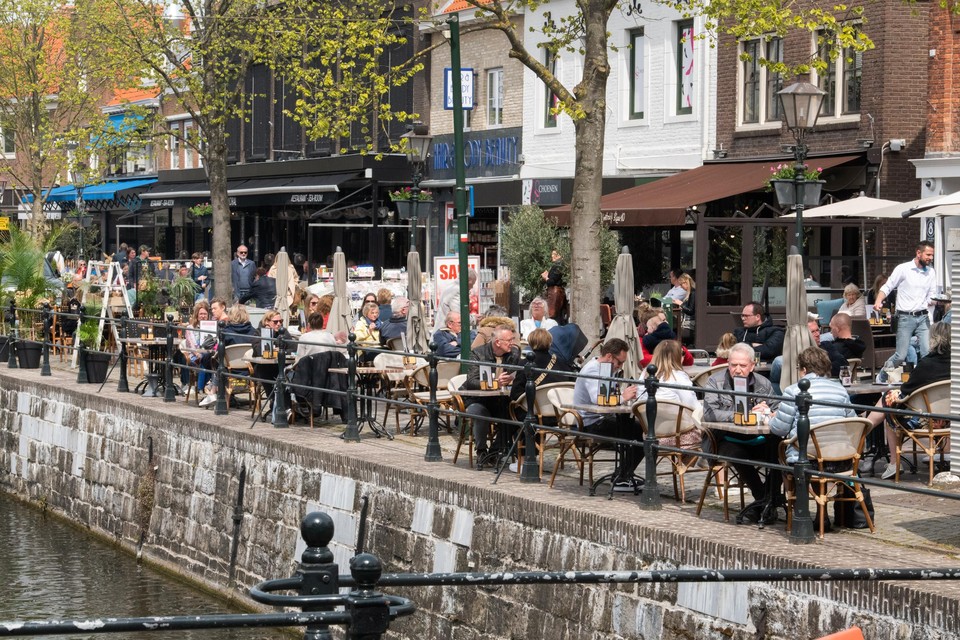 In Nederland gingen de terrassen vandaag al open. 