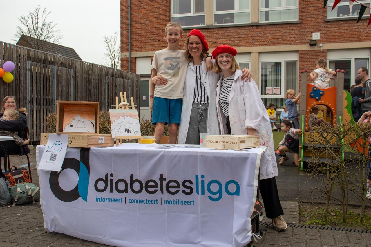 Mats (9) schildert en Lotte (12) bakt zodat mama Sara (39) als diabetes