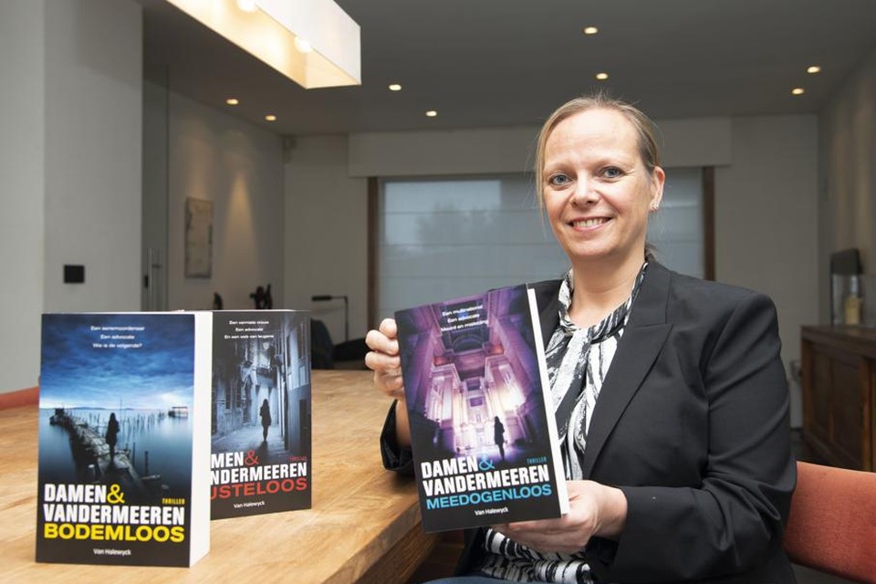 Thrillerauteur Hilde Vandermeeren met ‘Meedogenloos’, haar laatste  boek. 