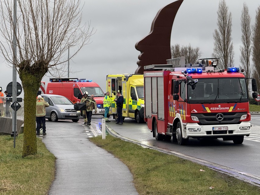 The emergency services arrived en masse. Divers from the fire brigade were also called.