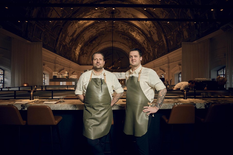 Chefs Nick Bril en Joeri Timmermans bedenken de gerechten van Untitled.