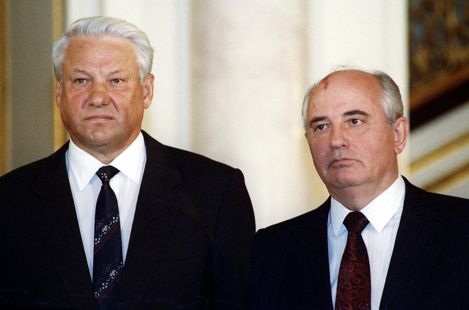 In 1991 kantelt de macht: Boris Jeltsin neemt het roer van Rusland over. 