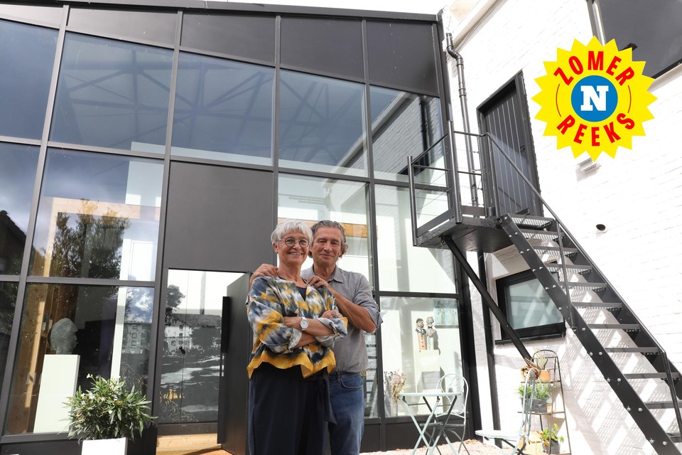 Chantal Bossuwé en Bernard Wante bij hun pareltje aan de Leie.