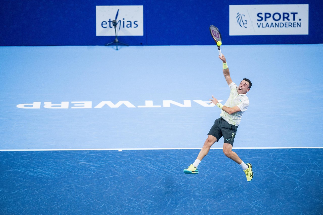 Jiri Lehecka En Roberto Bautista Agut Strijden In Antwerpse Lotto Arena ...