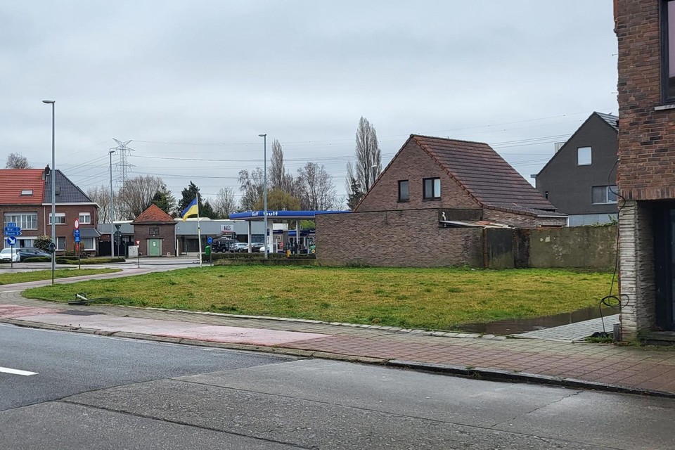 Een deel van de projectgrond waar eerder enkele oudere woningen werden gesloopt.